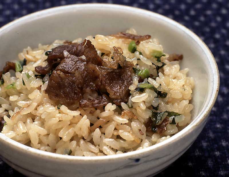 牛肉と野沢菜の混ぜご飯の写真