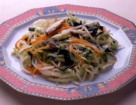 にら入り野菜の塩味炒めの写真