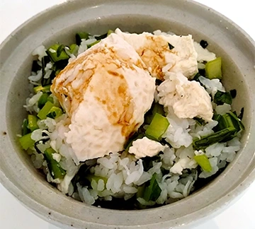 豆腐とシラス、小松菜の炊き込みごはんの写真