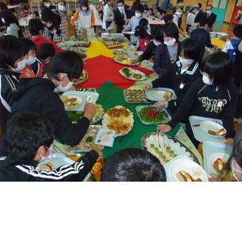 古川小学校6年生　バイキング給食